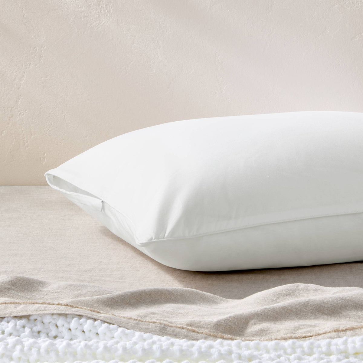 Casaluna Standard/Queen Medium Premium Goose Down Pillow