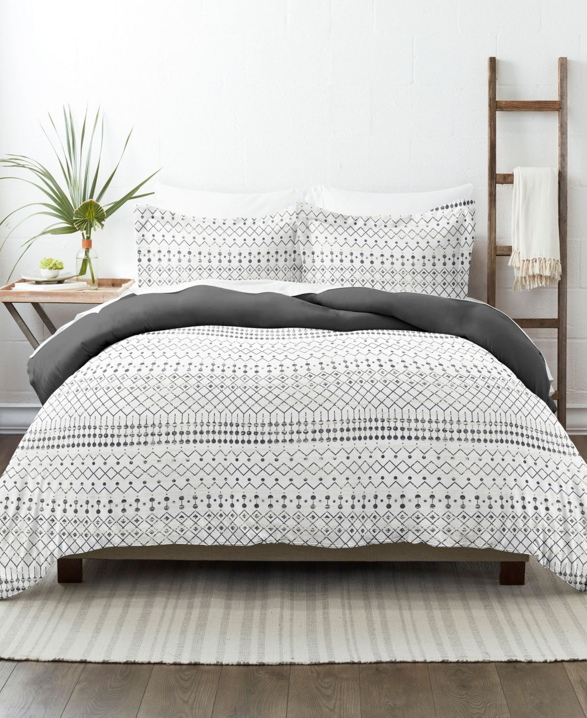 Home Collection King/Cal King Reversible Duvet Cover Set, Gray Etched Gate - 3 Piece Microfiber
