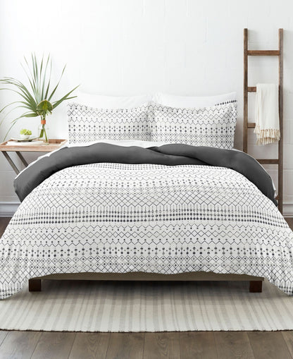 Home Collection King/Cal King Reversible Duvet Cover Set, Gray Etched Gate - 3 Piece Microfiber