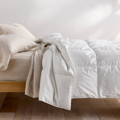 Casaluna Full/Queen Light Weight Premium Down Comforter