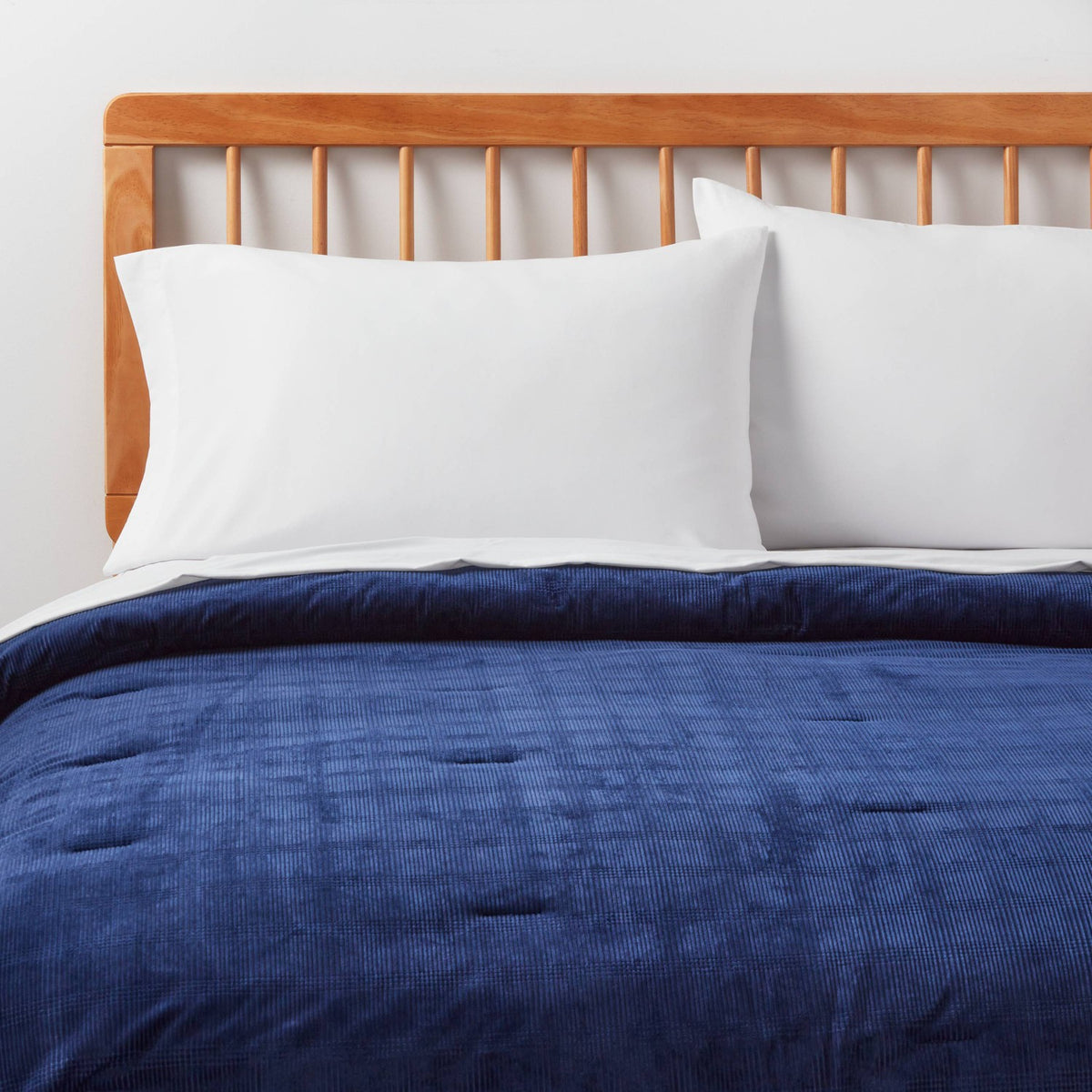 Room Essentials Twin/Twin XL Corduroy Plaid Comforter, Navy Blue